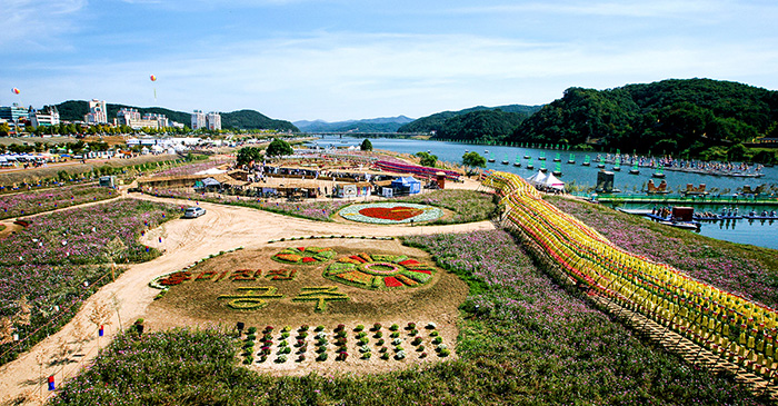 9월 28일~10월 5일까지 부여,공주의 합작으로 백제문화제가 열린다.