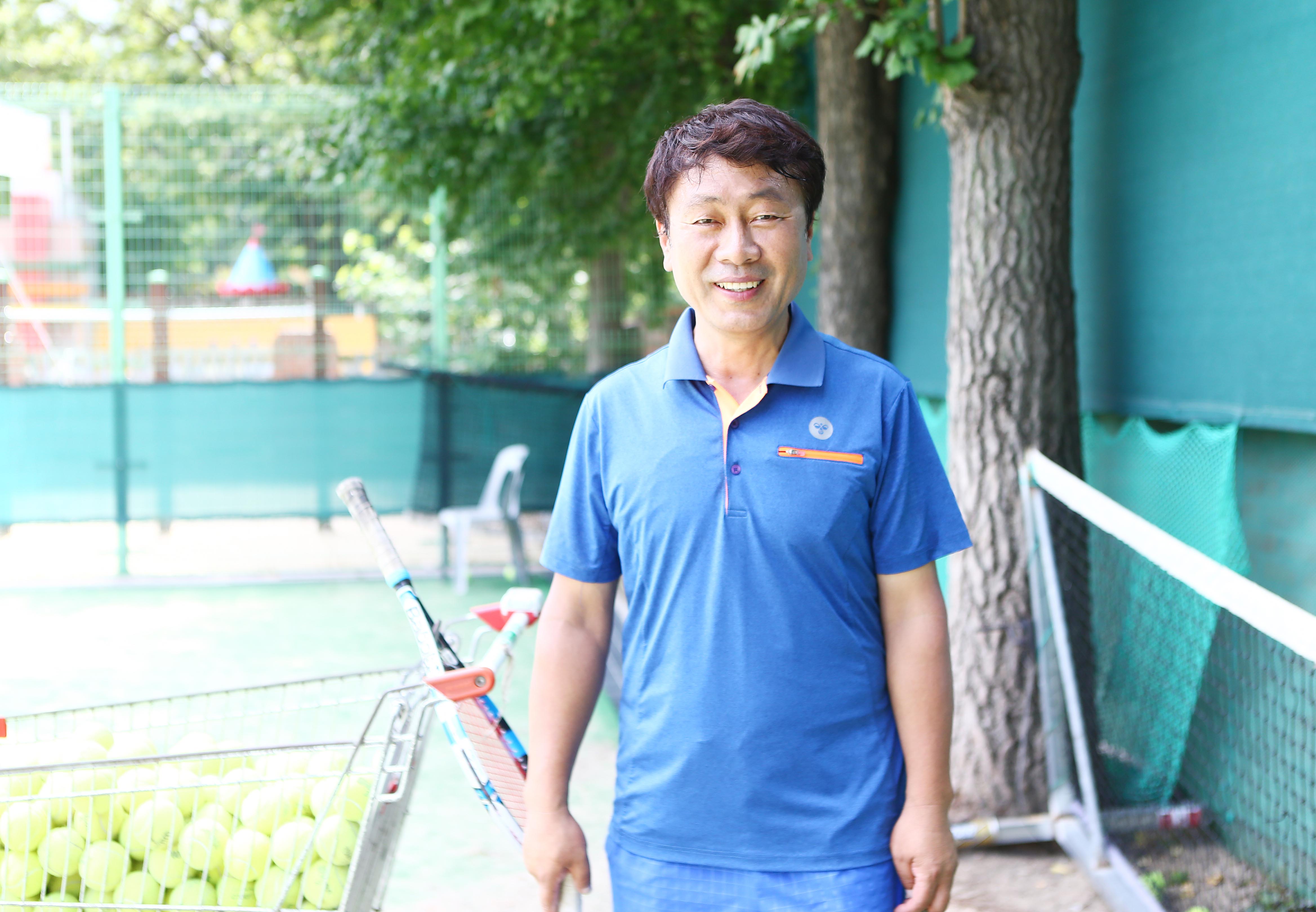 토성초 테니스부 이의권 감독