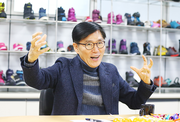 (주)학산 비트로 이원목 회장