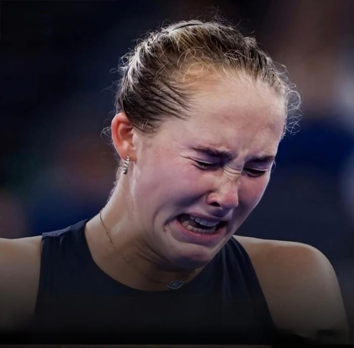 WTA 파이널스 진출이 유력했던 안드레예바는 도쿄 대회에 비자 문제로 출전하지 못하며 출전이 무산 될 위기에 몰렸다