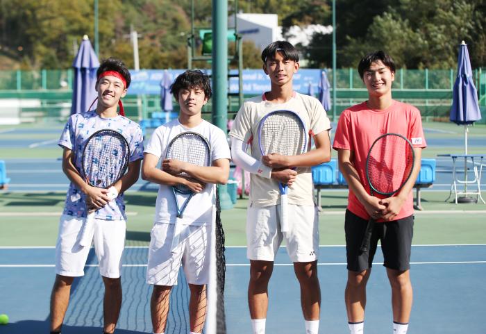 남자 복식 4강은 모두 외국 선수들이 올라왔다