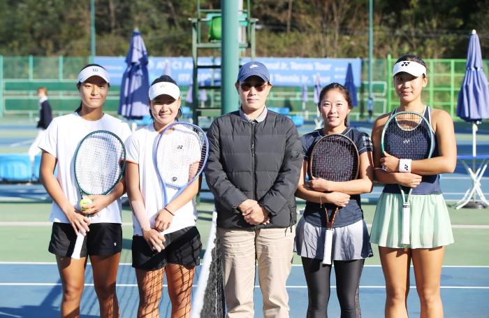여자 복식 결승 오프닝 포토 좌로부터 주희원 박예은 vs 아리마 심수연