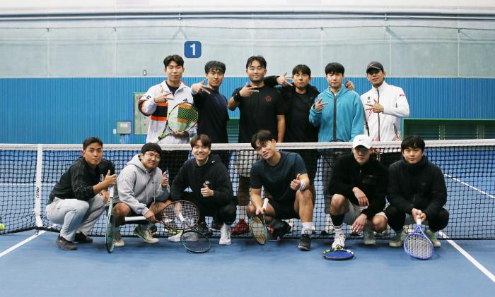 대학생부 남자 단체전 결승전 기념 사진 경북대와 서울시립대