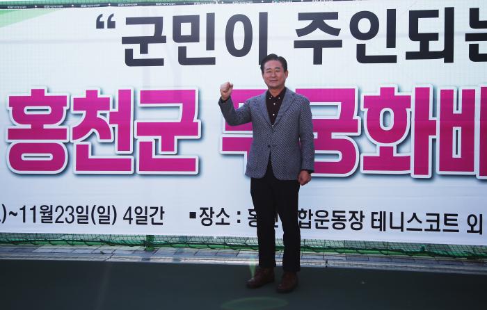 “이왕 할거면 오늘이 가장 빠른 날, 실내 2면 완공하면 바로 또 2면 만들겠다” 기사 이미지
