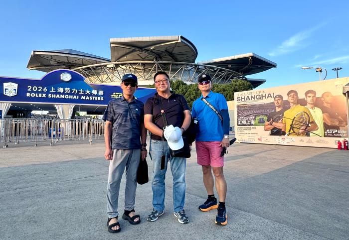 단독으로 오신 3분 곽동일좌님은 부산에서 김중모중앙님은 부천에서 이영진우님은 목포에서 왓다 김중모님은 2026롤랑가로스 이영진님은 2025년 상하이에 함께 했었다